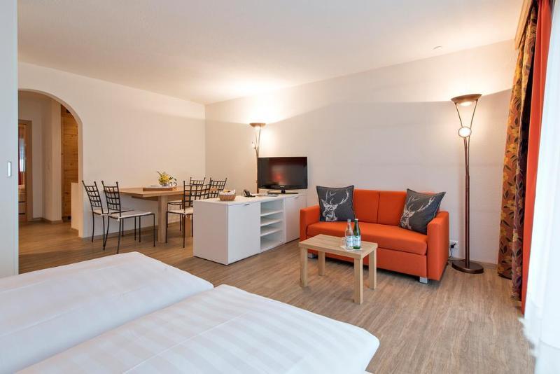 Hotel Loeffler St. Moritz Exterior photo