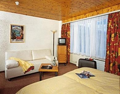 Hotel Loeffler St. Moritz Exterior photo